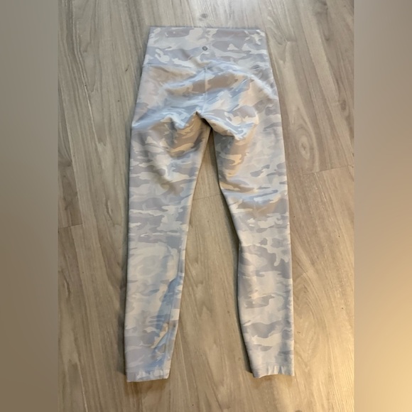 Lululemon Wunder Under Tight 25”Luxtreme Incognito Camo Alpine Starlight Sz 6 - Picture 5 of 7